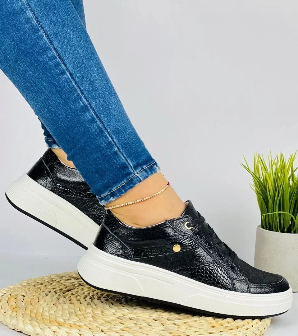 Tenis cuero negro